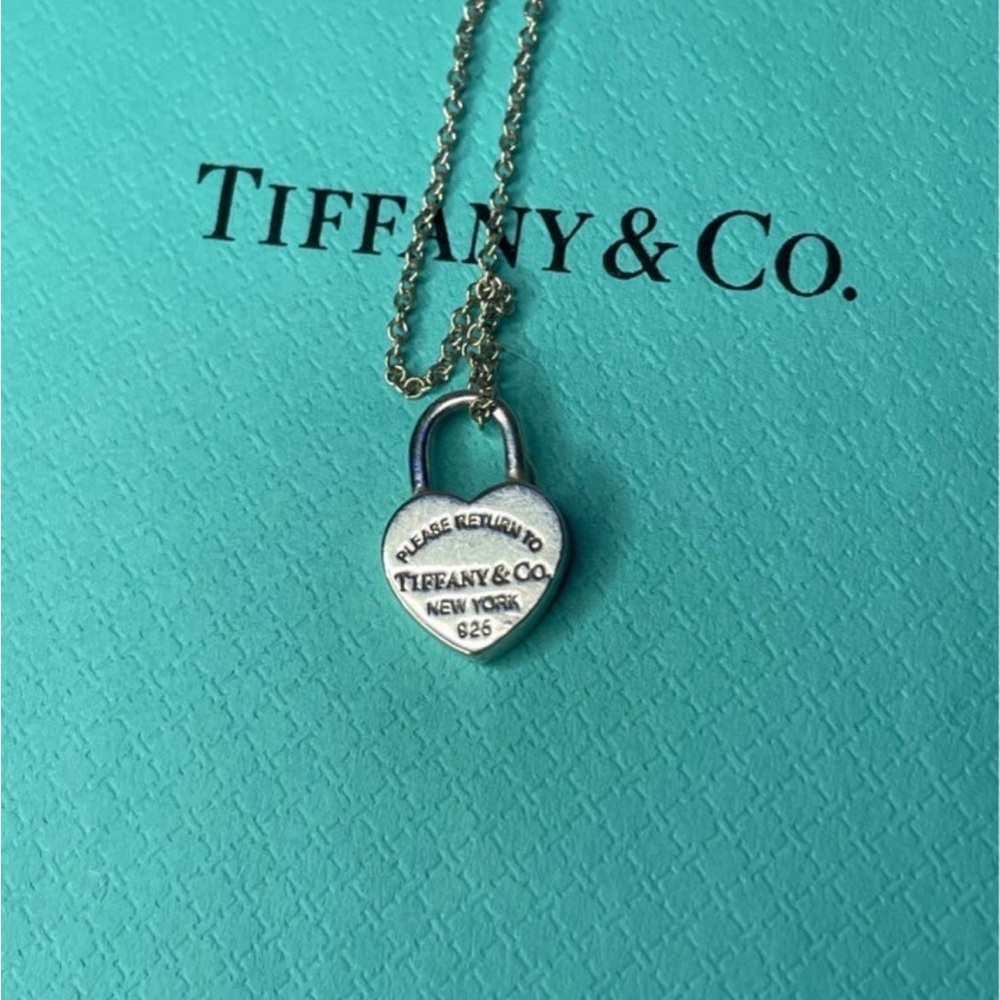 Tiffany and co heart pendant